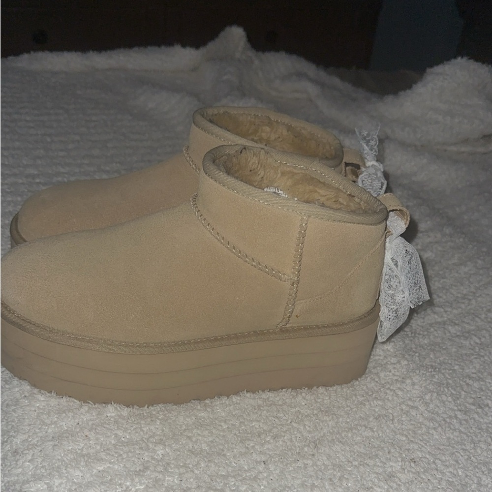 ugg ultra mini platform in mustard seed - Picture 3 of 5